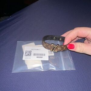 Authentic Louis Vuitton LV Iconic Bracelet Size 17